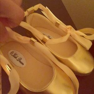Gold toddler ballet style shoes